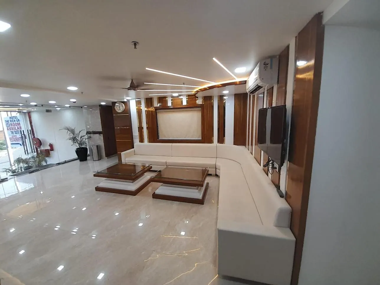 Rich Grand Hotel Agra