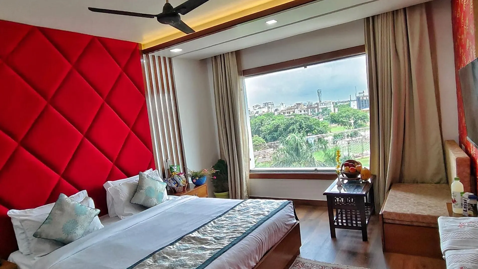 Rich Grand Hotel India