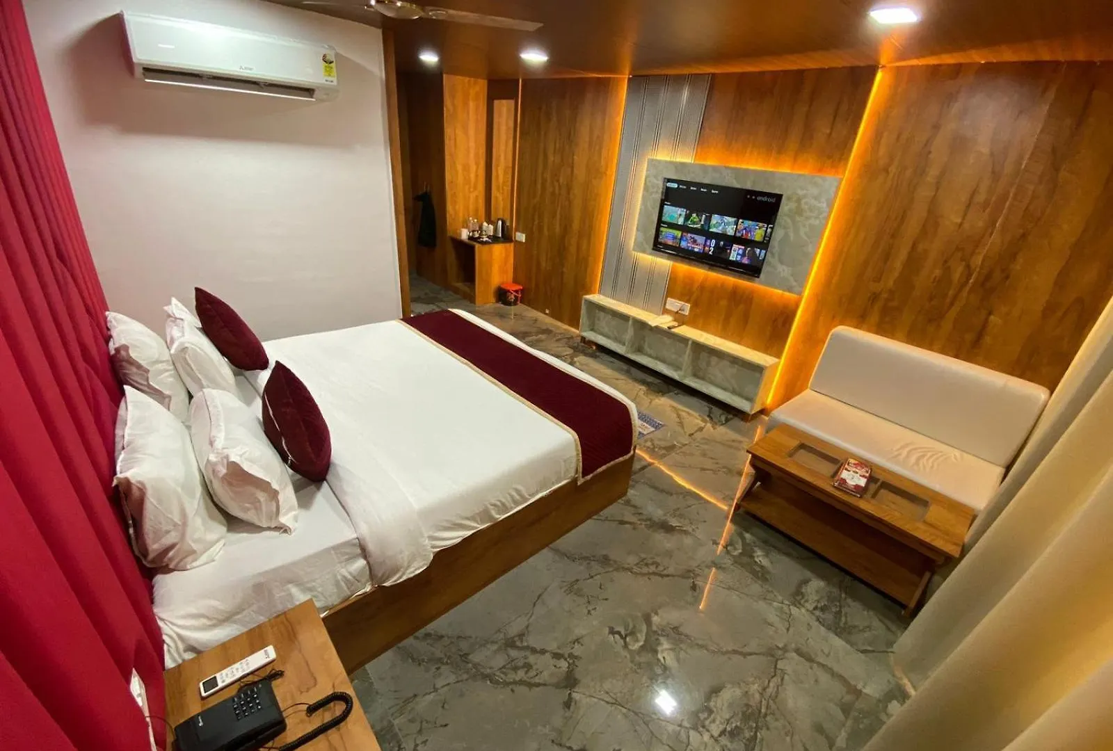 Rich Grand Hotel Agra  4*, Agra (Uttar Pradesh)