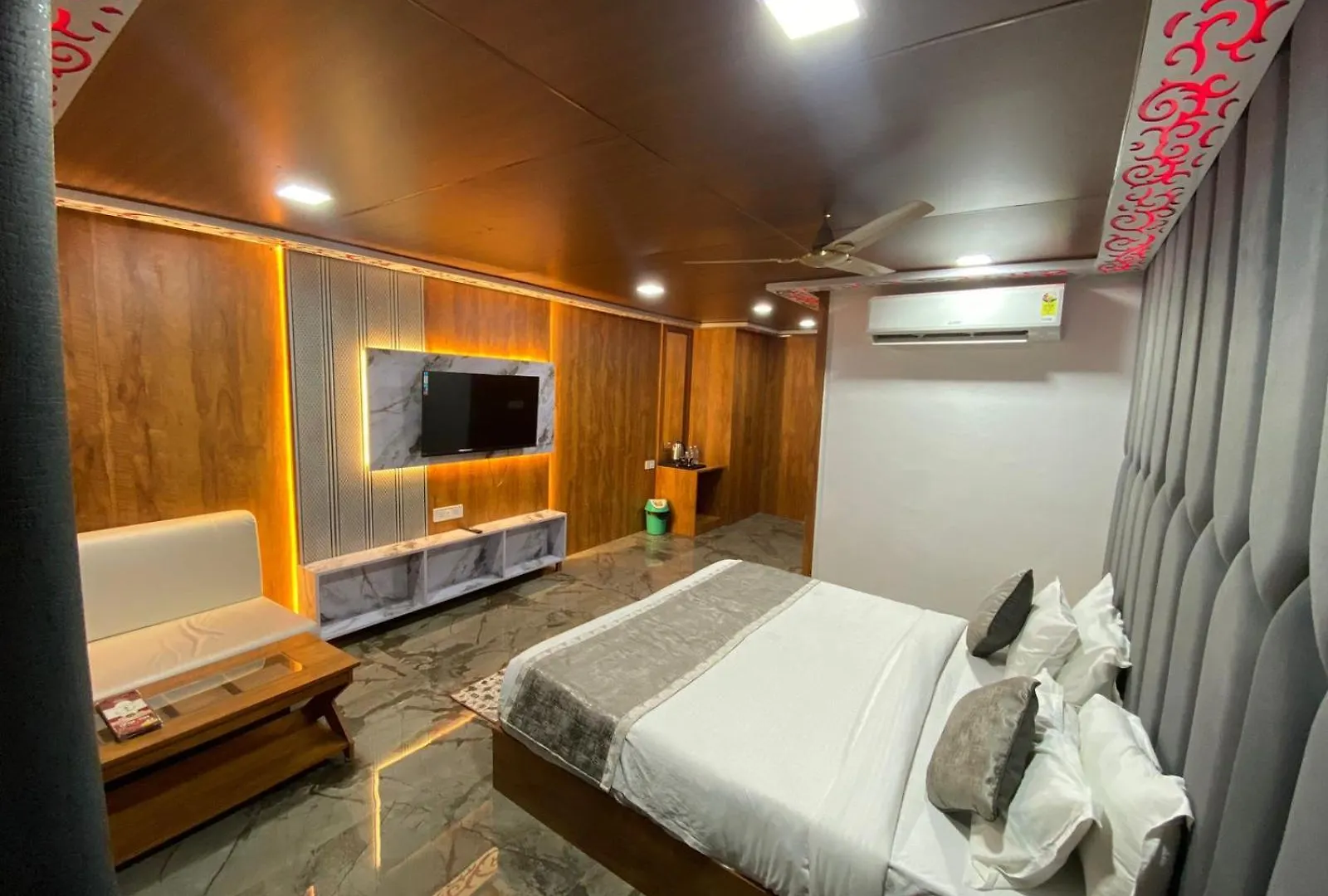 Rich Grand Hotel Agra