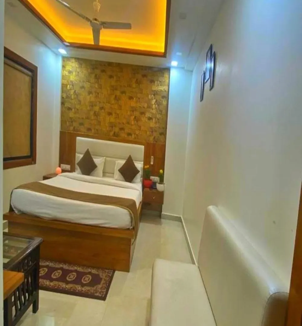 Rich Grand Hotel