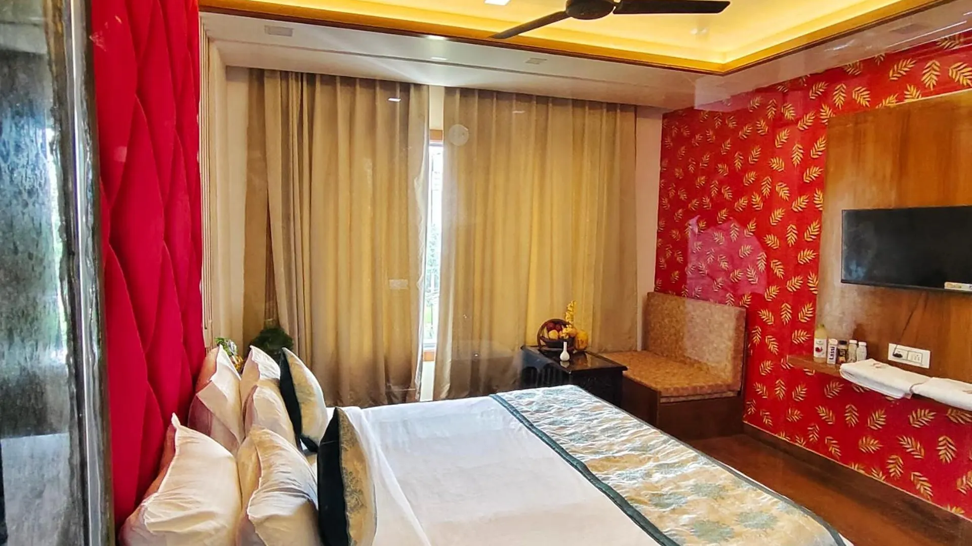 Rich Grand Hotel