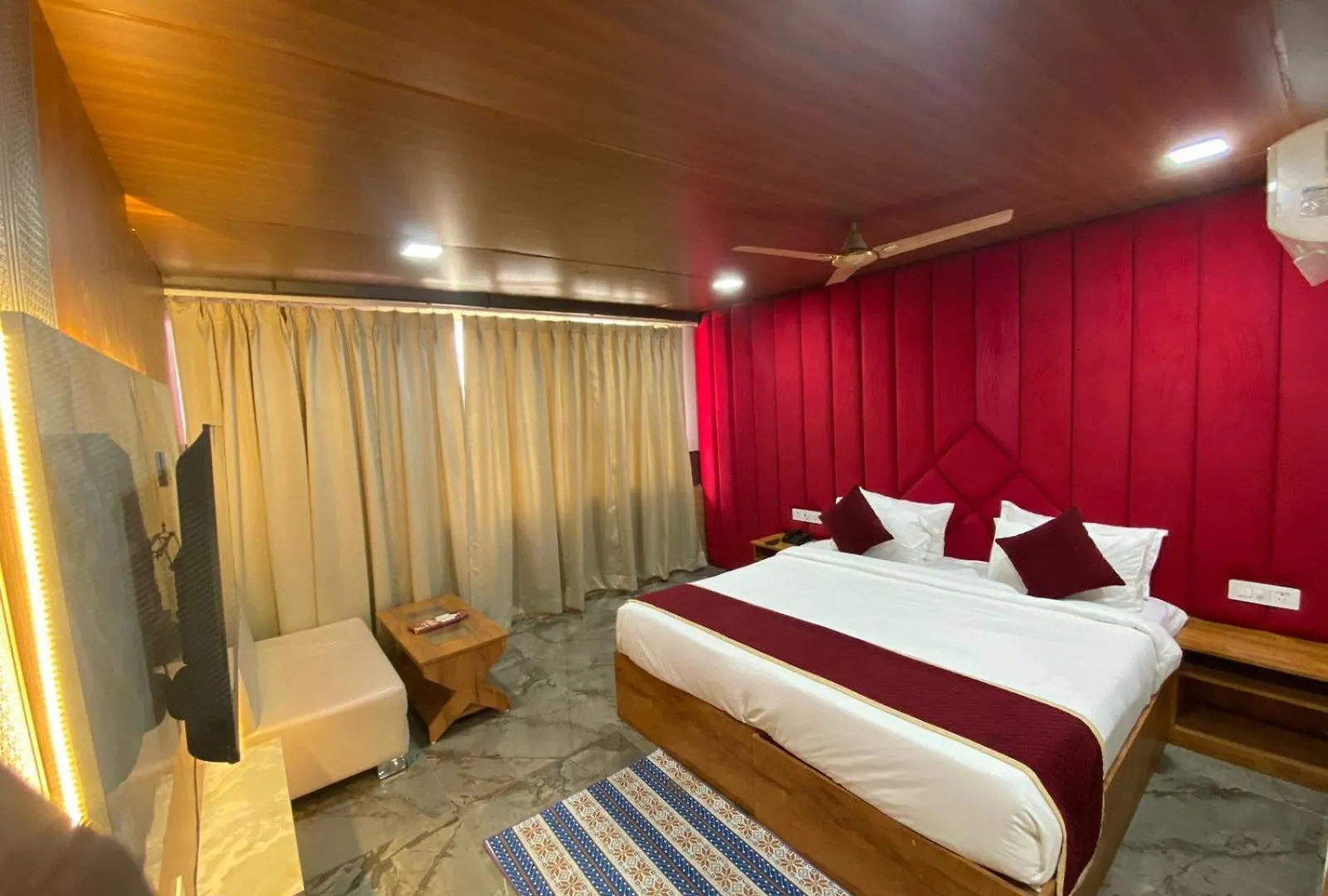 Rich Grand Hotel Indien
